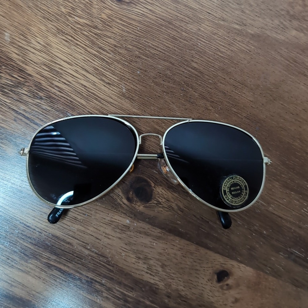 Vintage Aviator Sunglasses Gold Tone Frame Dark Tint Lenses UV Protection